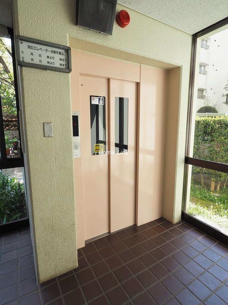 光が丘パークタウンゆりの木通り北住宅5号棟　エレベーターホール